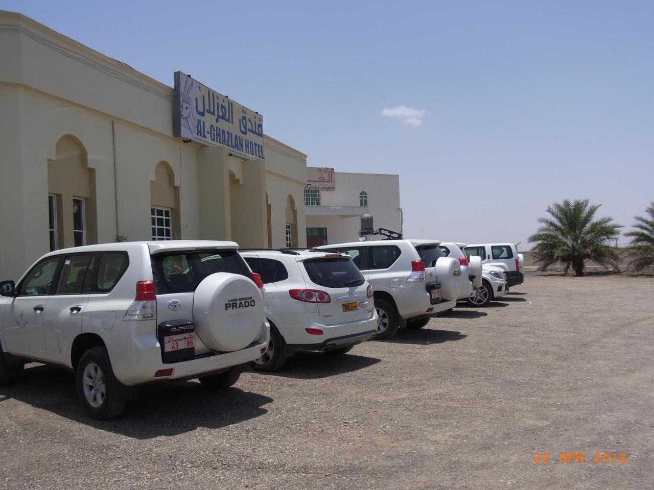 Al Ghazlan Hotel Sinaw Ruddah Екстер'єр фото